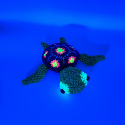 Loomigurumi Sea Turtles with Glow in the Dark Eyes & UV Reactive Shell Bands