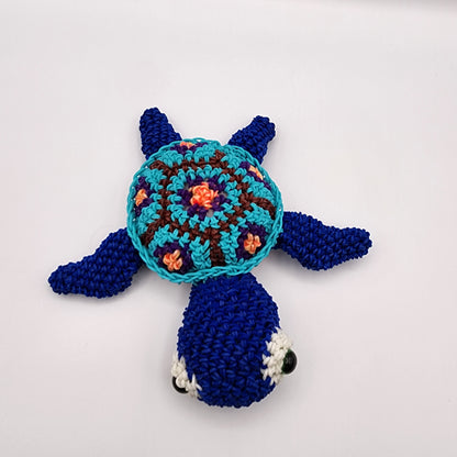 Loomigurumi Sea Turtles with Glow in the Dark Eyes & UV Reactive Shell Bands