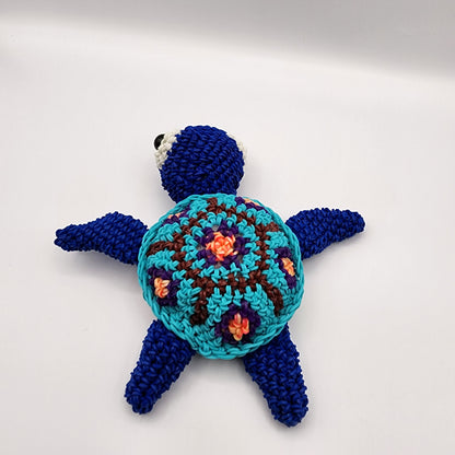 Loomigurumi Sea Turtles with Glow in the Dark Eyes & UV Reactive Shell Bands