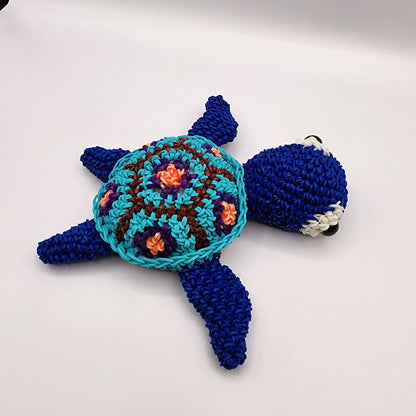 Loomigurumi Sea Turtles with Glow in the Dark Eyes & UV Reactive Shell Bands