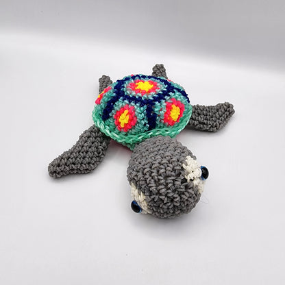 Loomigurumi Sea Turtles with Glow in the Dark Eyes & UV Reactive Shell Bands