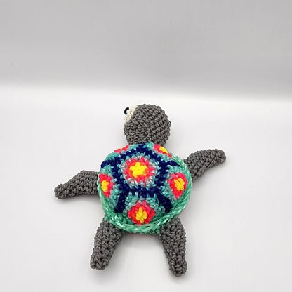 Loomigurumi Sea Turtles with Glow in the Dark Eyes & UV Reactive Shell Bands