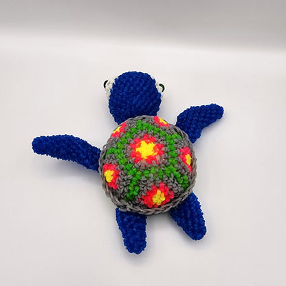 Loomigurumi Sea Turtles with Glow in the Dark Eyes & UV Reactive Shell Bands