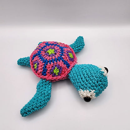 Loomigurumi Sea Turtles with Glow in the Dark Eyes