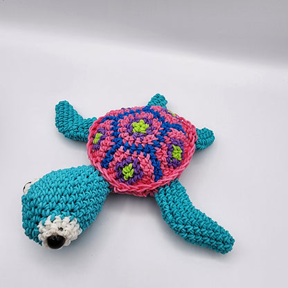 Loomigurumi Sea Turtles with Glow in the Dark Eyes