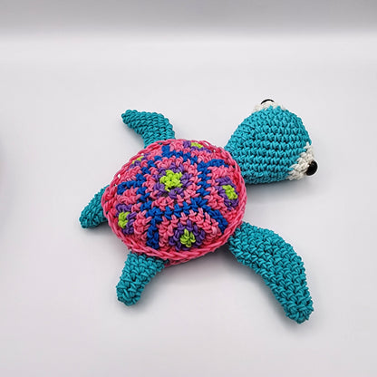 Loomigurumi Sea Turtles with Glow in the Dark Eyes