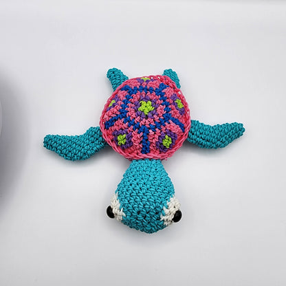 Loomigurumi Sea Turtles with Glow in the Dark Eyes