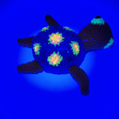 Loomigurumi Sea Turtles with Glow in the Dark Eyes & UV Reactive Shell Bands