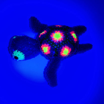 Loomigurumi Sea Turtles with Glow in the Dark Eyes & UV Reactive Shell Bands