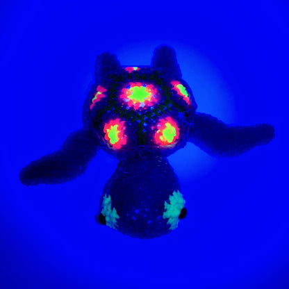 Loomigurumi Sea Turtles with Glow in the Dark Eyes & UV Reactive Shell Bands