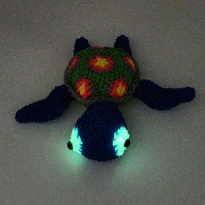 Loomigurumi Sea Turtles with Glow in the Dark Eyes & UV Reactive Shell Bands