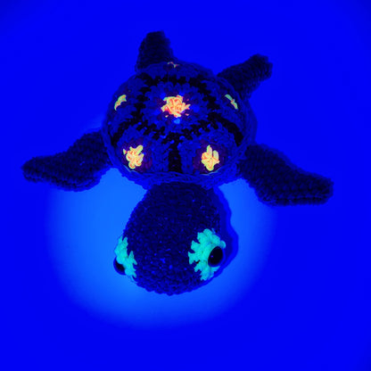 Loomigurumi Sea Turtles with Glow in the Dark Eyes & UV Reactive Shell Bands