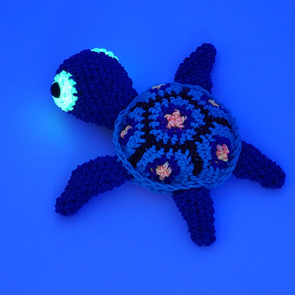 Loomigurumi Sea Turtles with Glow in the Dark Eyes & UV Reactive Shell Bands