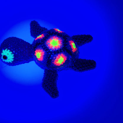 Loomigurumi Sea Turtles with Glow in the Dark Eyes & UV Reactive Shell Bands