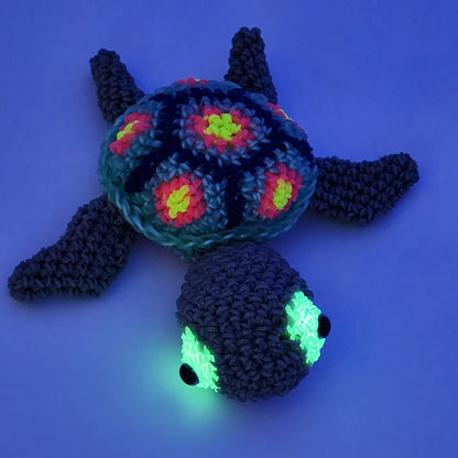 Loomigurumi Sea Turtles with Glow in the Dark Eyes & UV Reactive Shell Bands