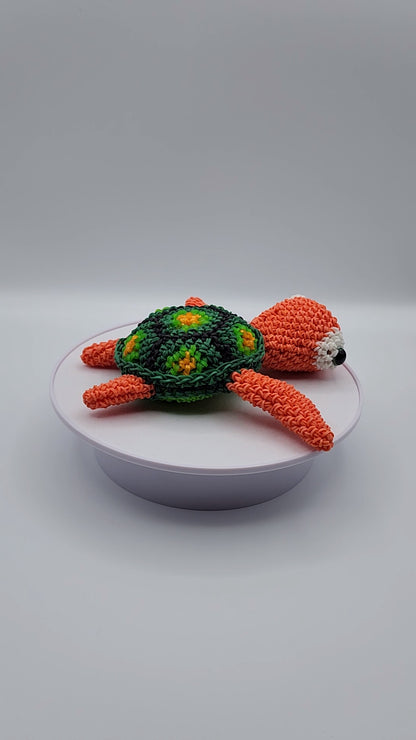 Loomigurumi Sea Turtles with Glow in the Dark Eyes